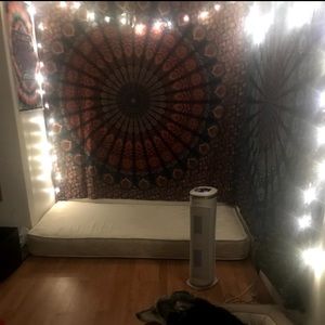 LARGE TAPESTRY HIPPIE